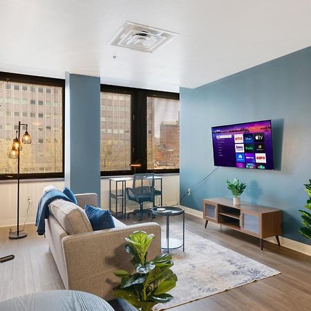 Appartamento Vibrant Luxury Prime Location 24-7 Onsite Parking Gym Lounge Pittsburgh Esterno foto