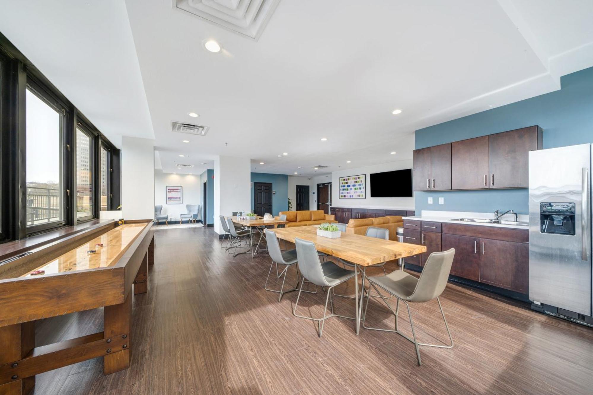 Appartamento Vibrant Luxury Prime Location 24-7 Onsite Parking Gym Lounge Pittsburgh Esterno foto